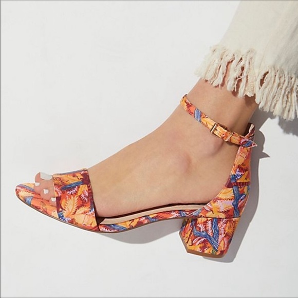 Free People Shoes - LOWEST PRICE NWT Free People tropical heels